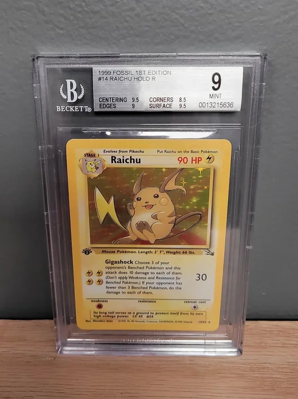 Raichu – Fossil Holo 1st Edition: BGS 9